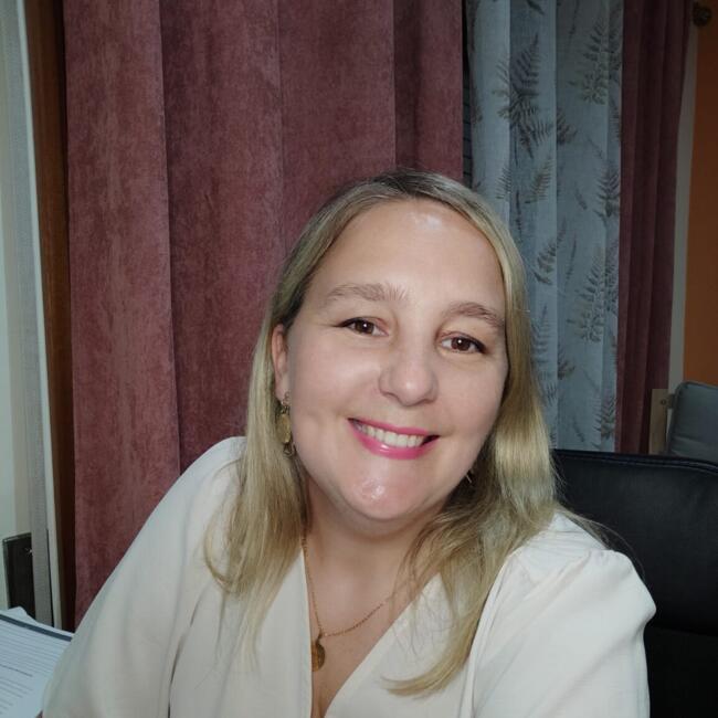 Babysitter in Jovim: Juliana