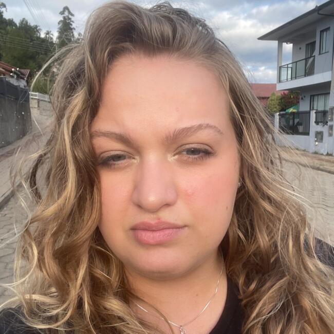 Babysitter in Taió: Camile