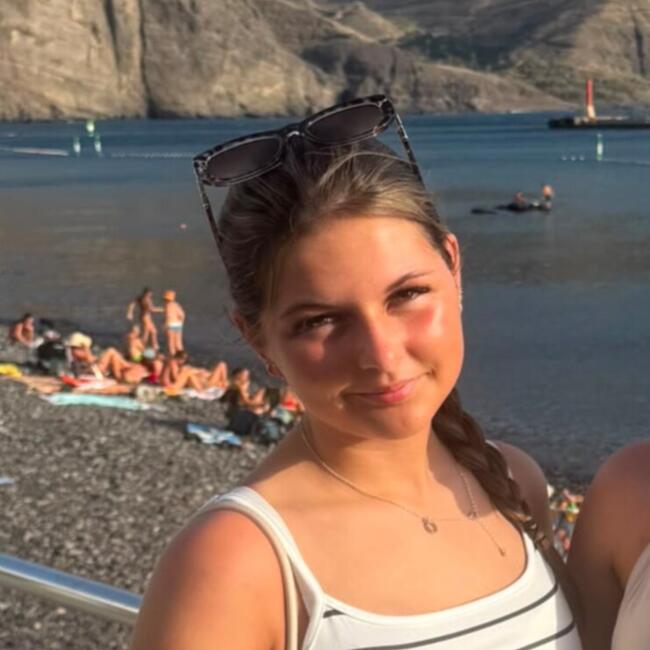 Babysitter in Binnegar: Olivia