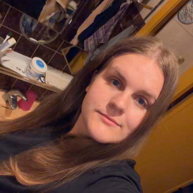 세랭에 있는 베이비시터: Gwen