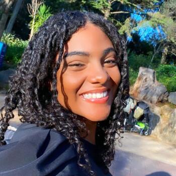 Babysitter in Cascais: Mayra kathleen