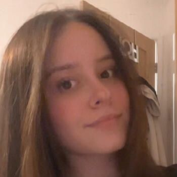 Babysitter in Wallsend: Rubi