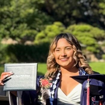 Babysitter in Fresno: Leticia