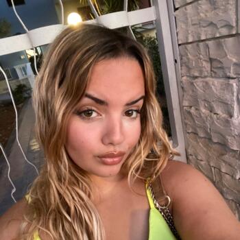 Babysitter Bari: Leyla