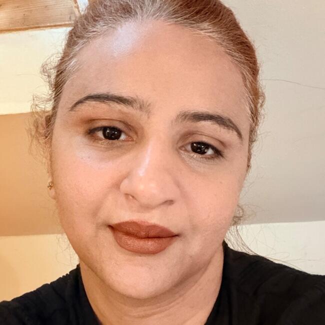 Babysitter em Lisboa: Harneet
