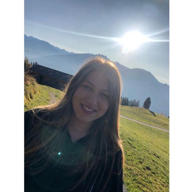 Babysitter in Stumm: Julia