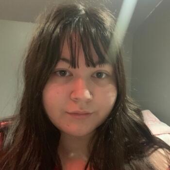 Babysitter Winnipeg: Holly