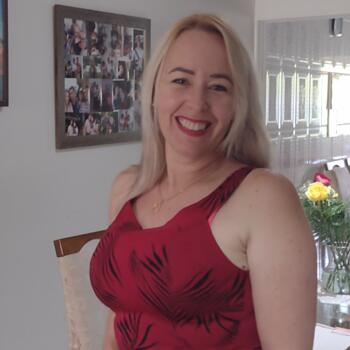 Babysitter in Vargem Grande Paulista: Sandra