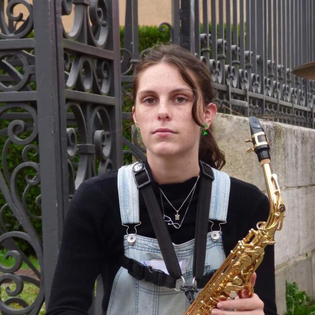 Babysitter in Tours: Malou