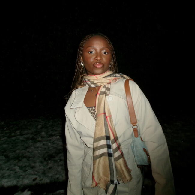 Babysitter in Kortrijk: Henrietta