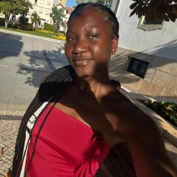 Babysitter in Macedo de Cavaleiros: Jennifer