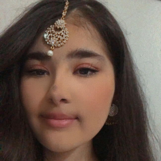 Babysitter in Nelson: Mina