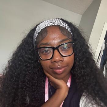 Babysitter in Atlanta: Destiny