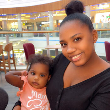 Babysitting job in Leeds: babysitting job Zaria