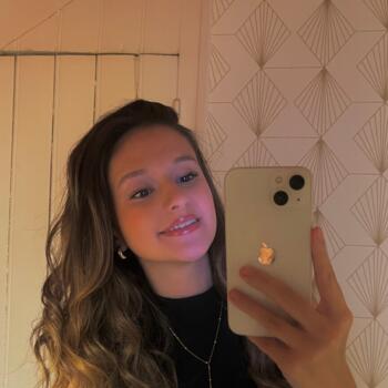 Babysitter Parigny: Clara