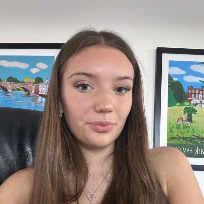 Babysitter in Surbiton: Claudia