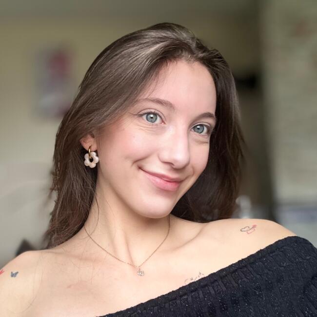 Babysitter in Deyvillers: Mathilde