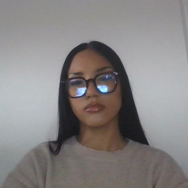 Babysitter in Genk: Douaa