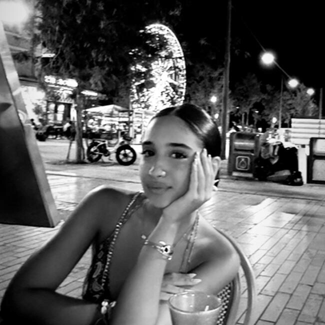 Babysitter στην περιοχή Τουλόν: Yasmine