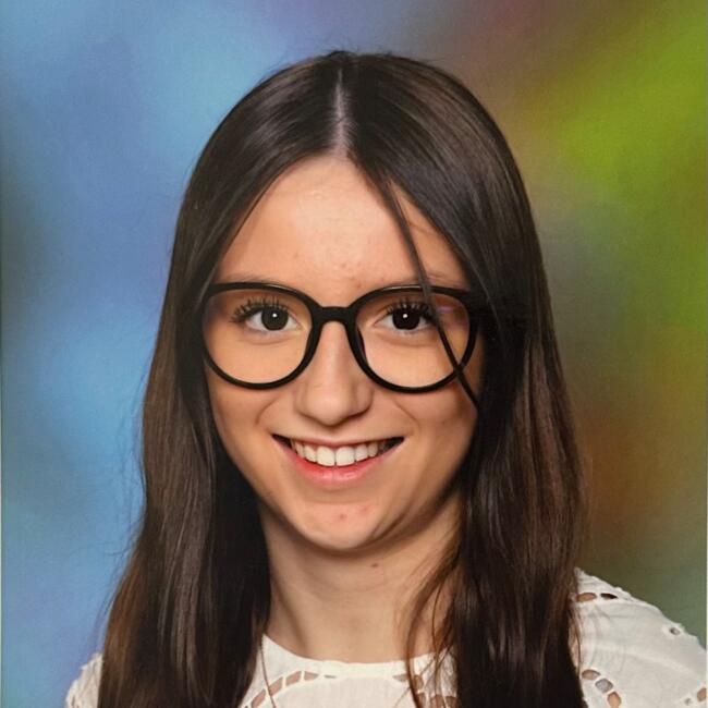 Babysitter in Montaud: Juline