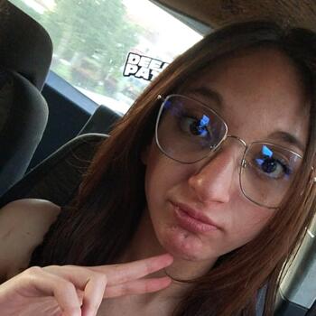 Babysitter in Wanfercée-Baulet: Leila