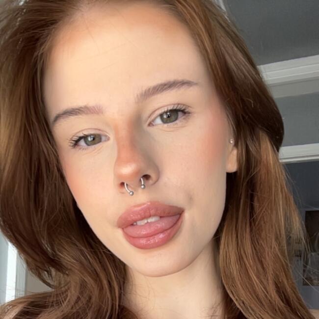 Babysitter in Torquay: Chloe