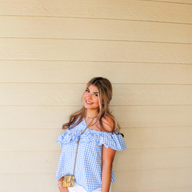 Babysitter in Lubbock: Bella