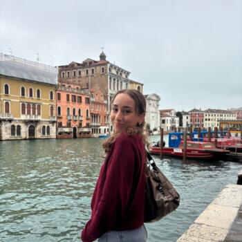 Babysitter in Bologna: Nora