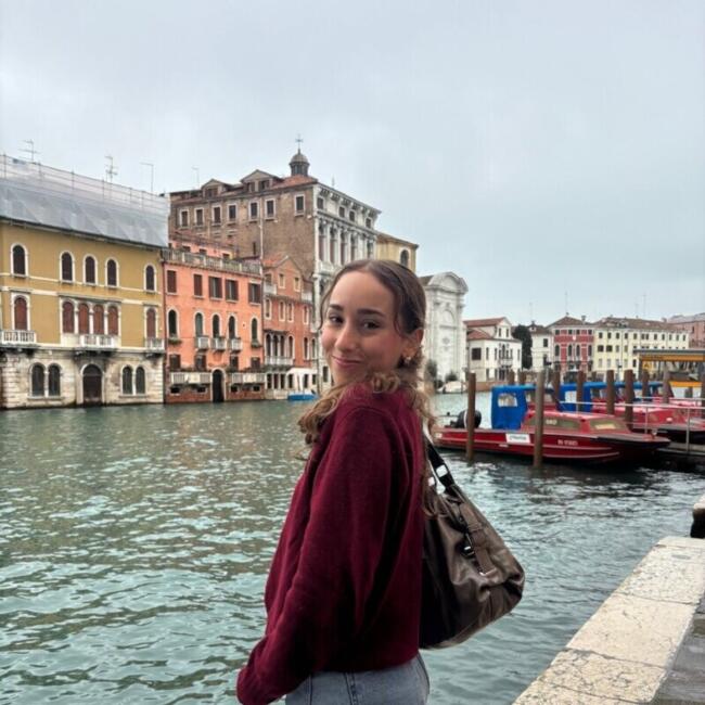 Babysitter in Bologna: Nora