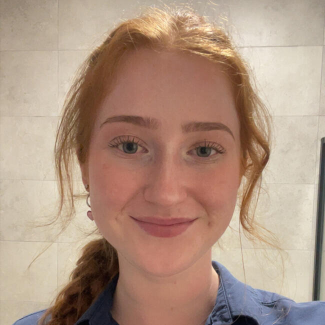 Babysitter in Hamilton: Lucy