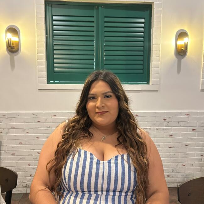 Babysitter in Santa Ana: Deborah