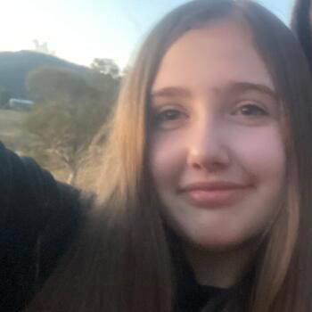 Babysitter Canberra: Heidi