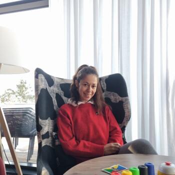 İstanbul bölgesinde bebek bakıcısı: Cristina