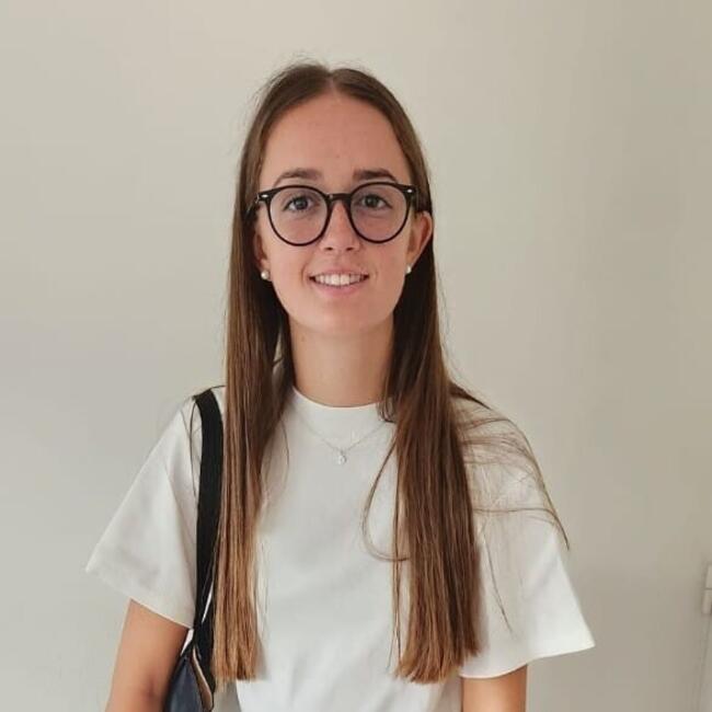 Babysitter in Sanary-sur-Mer: Joulia