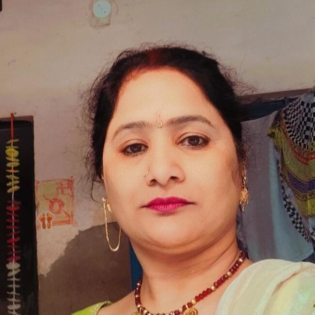 दिल्ली में बेबीसिटर: Rakhi