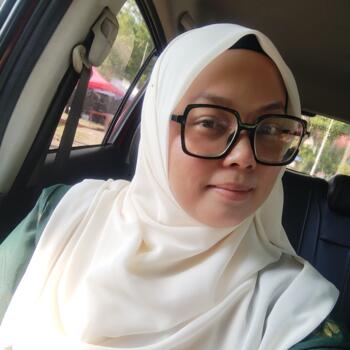 Pengasuh di Cukai: Mieyra