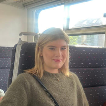 Babysitter in Harelbeke: Yenna