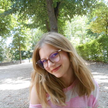 Babysitter in Budapest: Juli