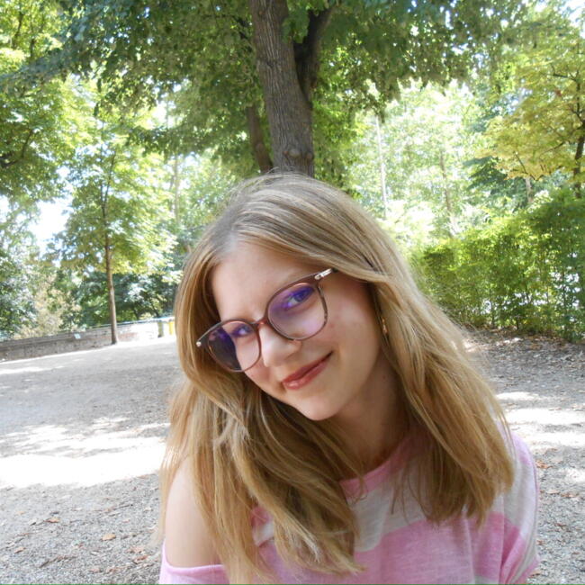 Babysitter in Budapest: Juli