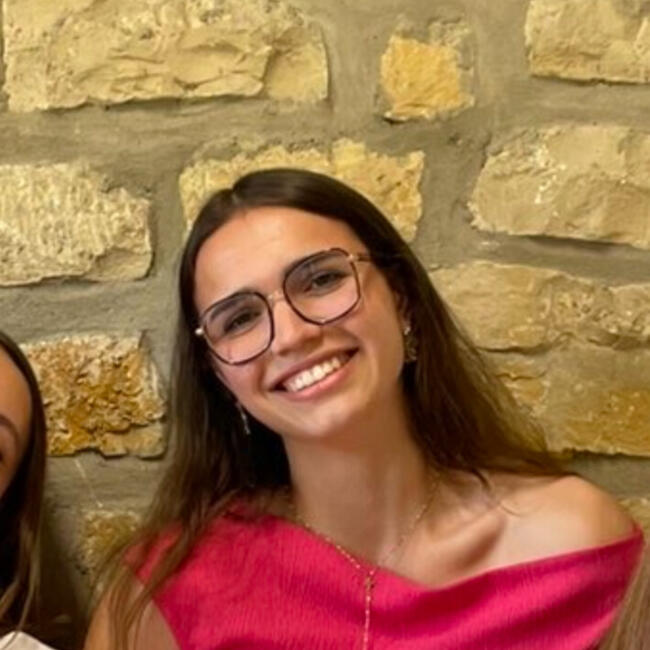 Babysitter in Varennes-Vauzelles: Laurena