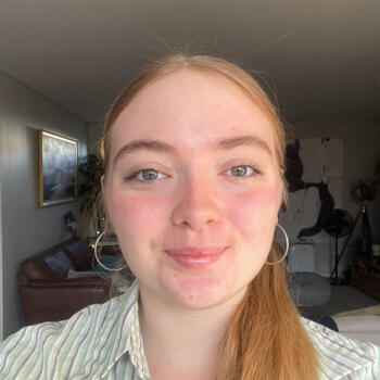 Babysitter in Sydney: Eve