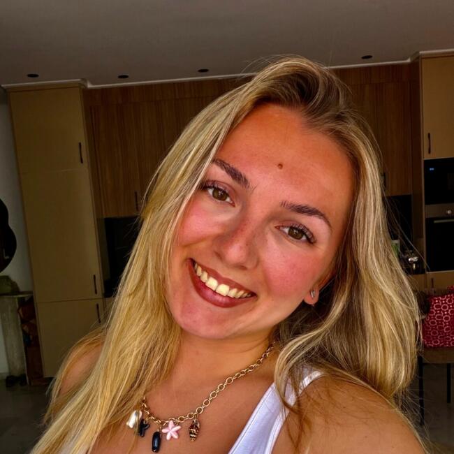 Babysitter in Thouars: Carla