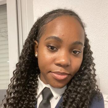 Baby-sitter Saint-Nazaire: Anna