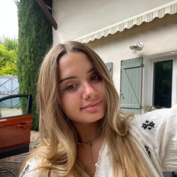 Baby-sitter Saint-Symphorien-d'Ozon: Mila