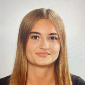 Babysitter in Cintré: Iris