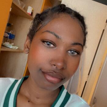 Babysitter in Clermont-Ferrand: Hadidja