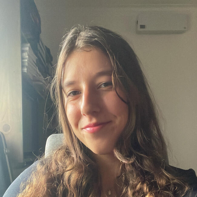 Babysitter in Beja: Beatriz