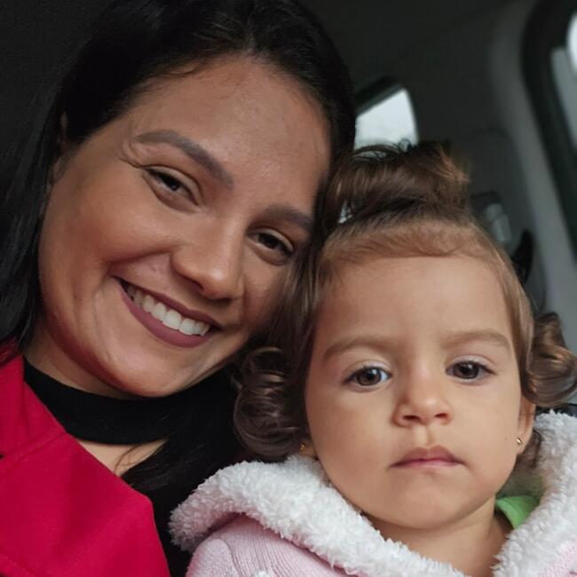Emprego de babá em Palhoça: Naiane