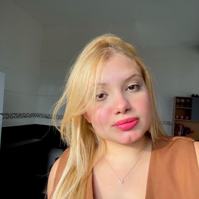 Emprego de babá em Divinópolis: Maria Vitória