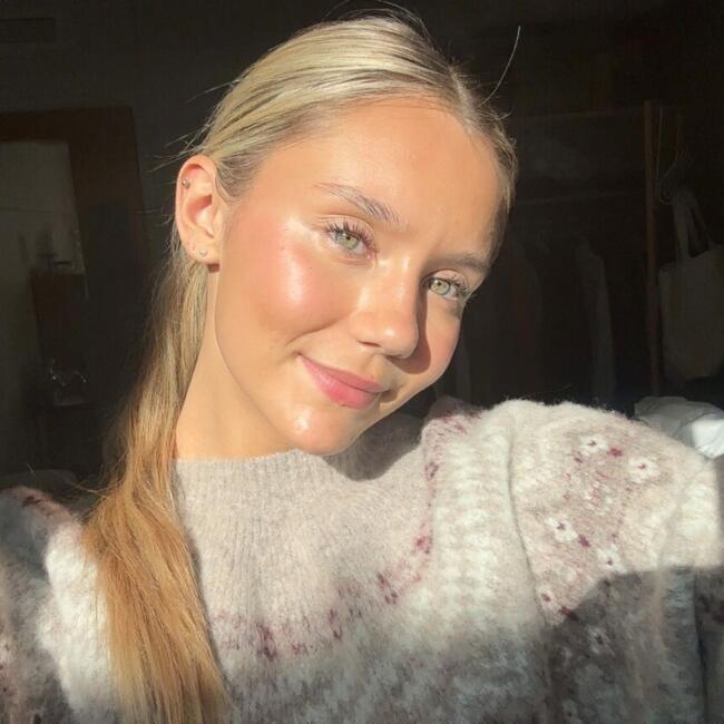 Babysitter in Whitby: Keira